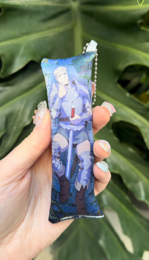 LAIOS (Dungeon Meshi) DAKIMAKURA-KEYCHAIN